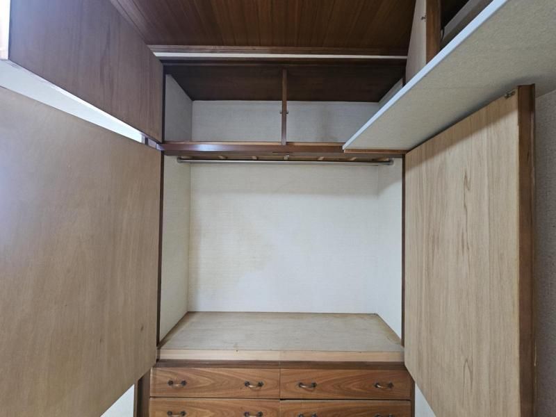 4DK Wooden House for Sale in Osaka's Asahi Ward, Near Senbayashi Station - Thumbnail 2