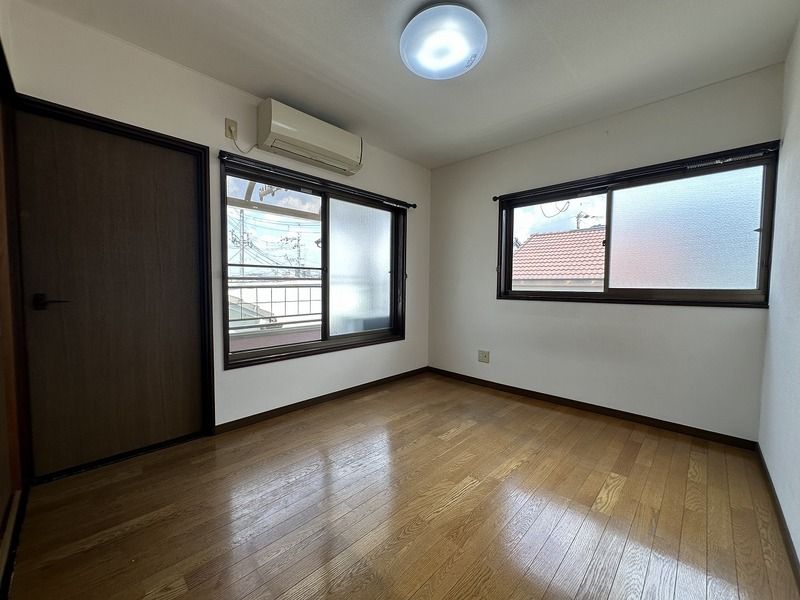 4LDK Detached House for Sale in Daito City, Osaka - Thumbnail 3