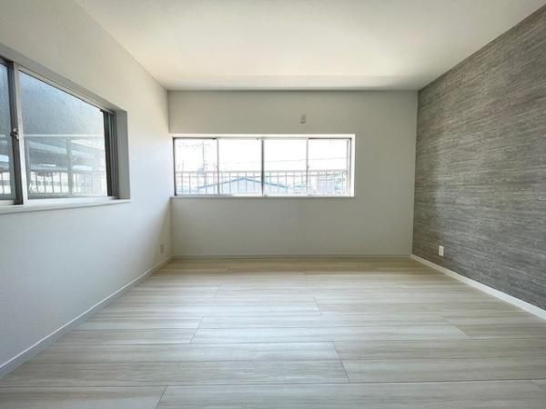 Renovated 2LDK House with Garage in Kadoma, Osaka - Thumbnail 4