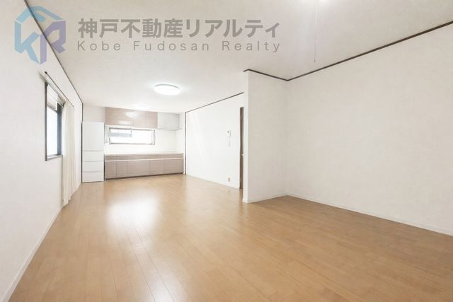 2SLDK House with Akashi Bridge View in Kobe's Tarumi Ward - Thumbnail 3