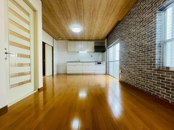 4LDK Terrace House for Sale in Izumi, Osaka - 80.7m² - Thumbnail 3