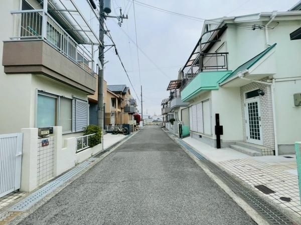 4LDK Terrace House for Sale in Izumi, Osaka - 80.7m² - Thumbnail 2