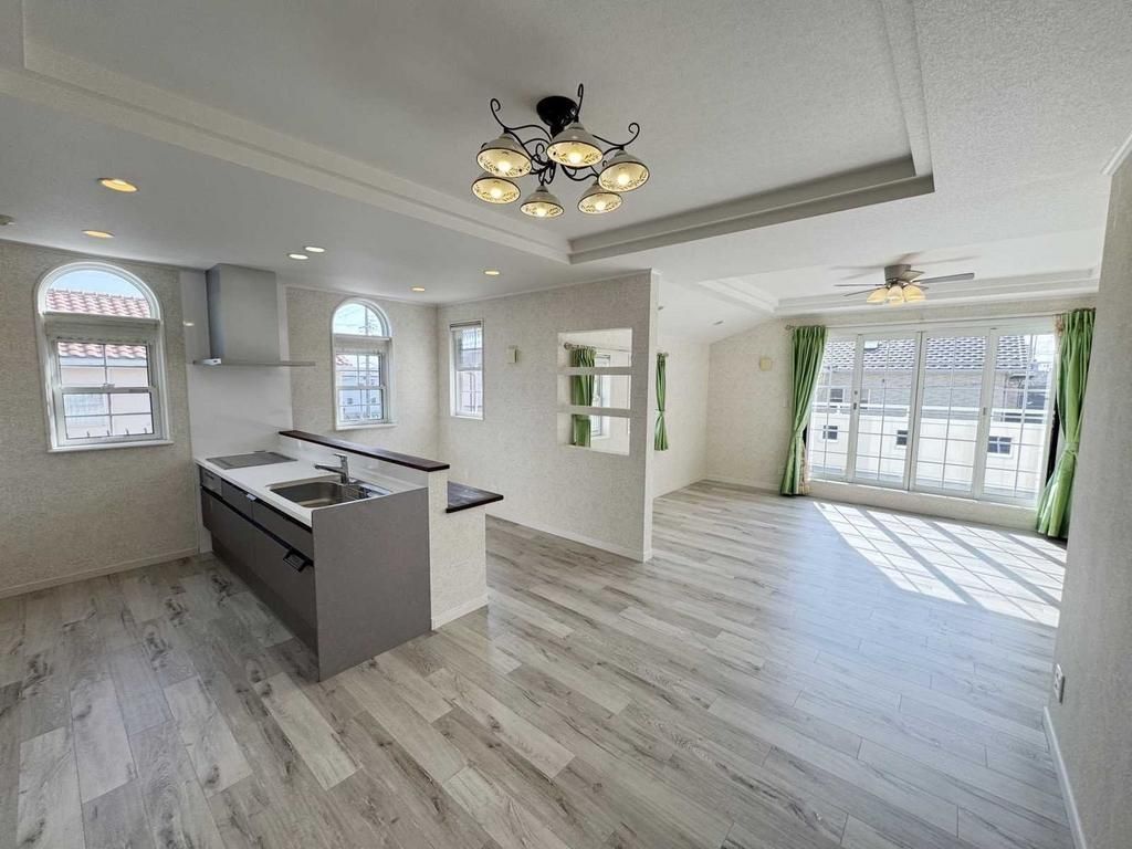 6SLDK Two-Generation Home for Sale in Himeji, Hyogo - Thumbnail 2