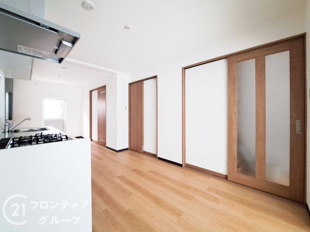 Renovated 3LDK House for Sale in Higashiosaka, Osaka - Thumbnail 3