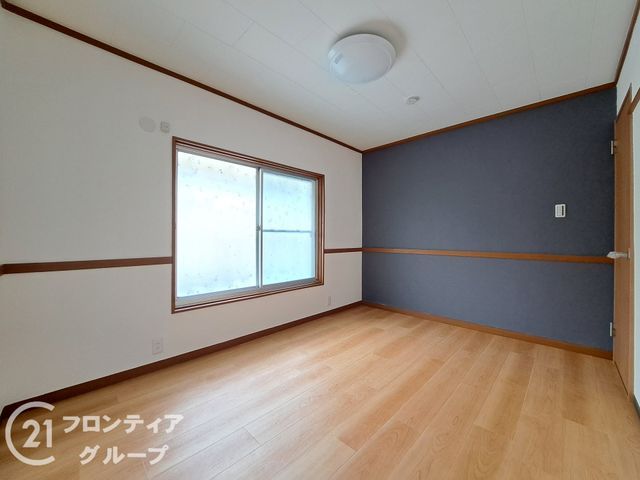 Renovated 3LDK House for Sale in Higashiosaka, Osaka - Thumbnail 4