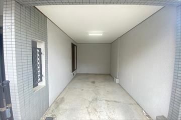 3-Story Wooden House for Sale in Higashiosaka, Osaka - Image 1