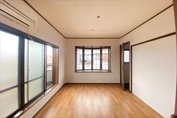 3-Story Wooden House for Sale in Higashiosaka, Osaka - Thumbnail 4