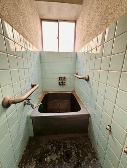 1900 Wooden House for Sale Near Sugimotocho Station, Osaka - Thumbnail 3