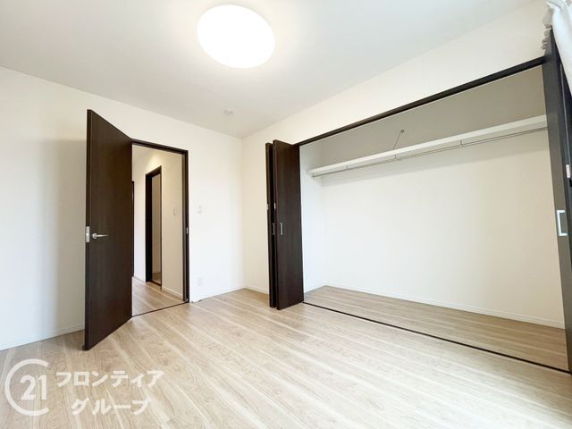 Modern 3LDK House for Sale in Sakai, Osaka - Near Asakayama Station - Thumbnail 2