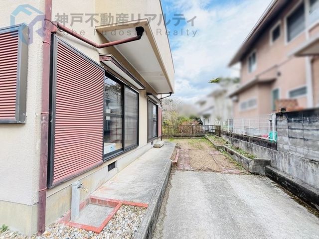 4LDK Detached House for Sale in Higashishirakawadai, Kobe - Thumbnail 3