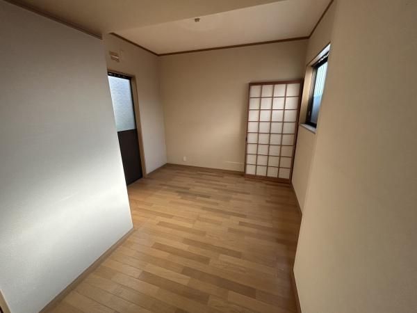 4DK Vacant House for Sale Near Ando Station, Kashiwara, Osaka - Thumbnail 2