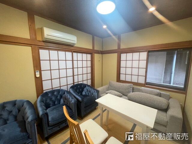 Renovated 3DK Terrace House for Sale in Osaka Nishinari Ward - Thumbnail 2