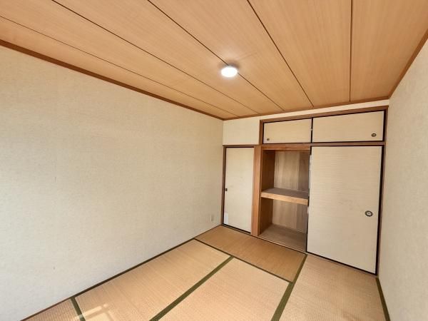 4LDK Detached House for Sale in Yamatotakada City, Nara - Thumbnail 3