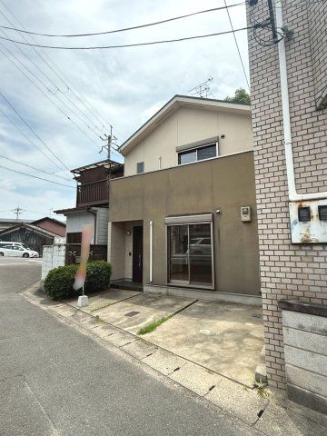 4LDK House for Sale in Ukyo-ku, Kyoto - Thumbnail 2