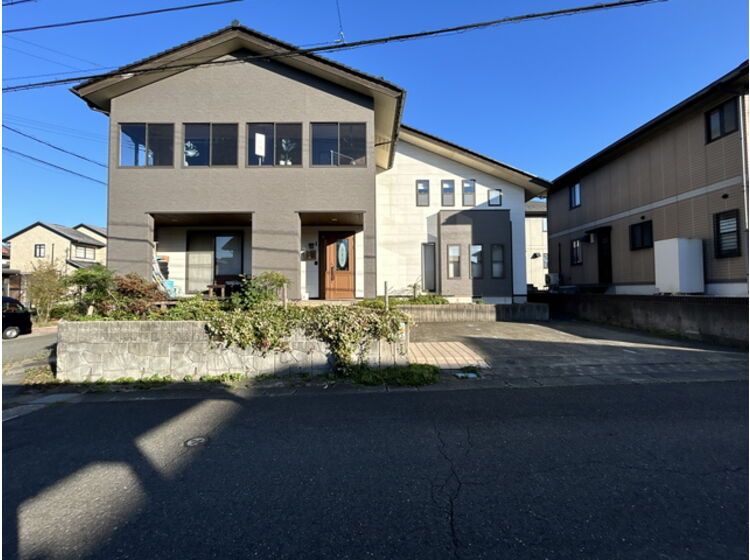 4SLDK House with Wood Stove in Green Fukui Neighborhood - Image 1