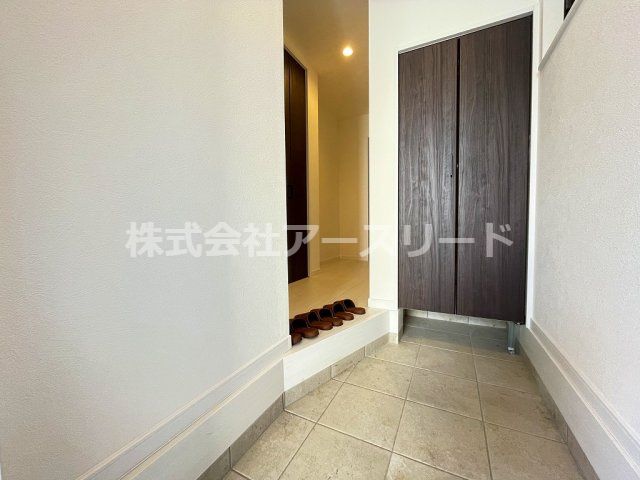 3LDK Modern House for Sale Near Shimoshinjo Station, Osaka - Thumbnail 4