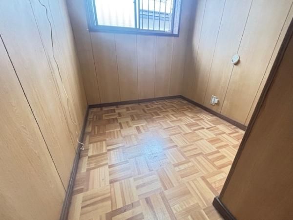 3DK Detached House with Garage Near Shijonawate Station, Daito - Thumbnail 4
