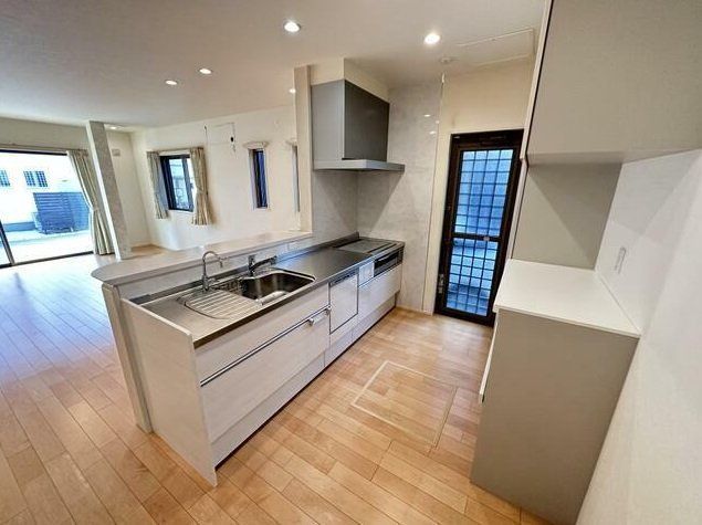 Modern 4LDK All-Electric House for Sale in Himeji, Hyogo - Thumbnail 3