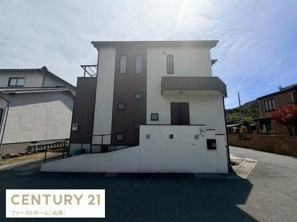 Modern 3SLDK House for Sale in Himeji, Hyogo - Thumbnail 4