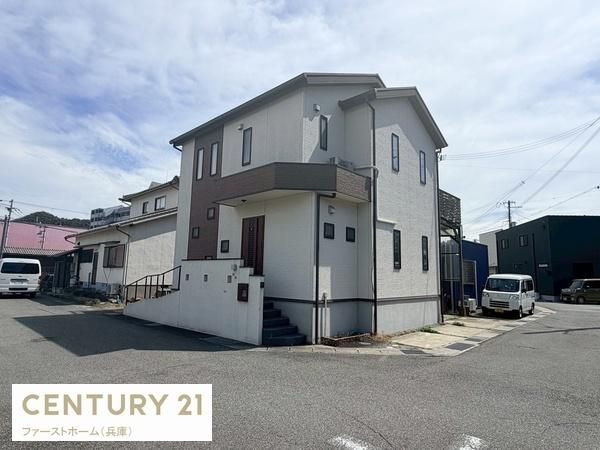 Modern 3SLDK House for Sale in Himeji, Hyogo - Thumbnail 3