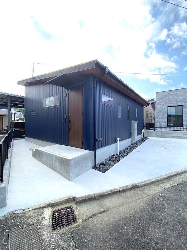 2LDK Modern House for Sale in Yokkaichi, Mie - Thumbnail 3