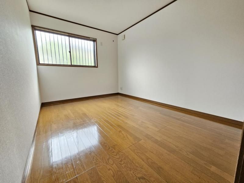4LDK House for Sale in Moriguchi, Osaka - 93 sqm - Thumbnail 3