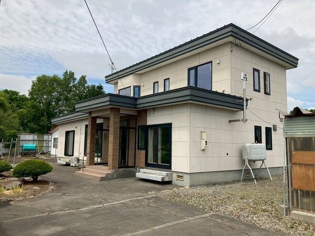 3LDK House on Large Lot in Otofuke, Hokkaido for 26 Million Yen - Thumbnail 2