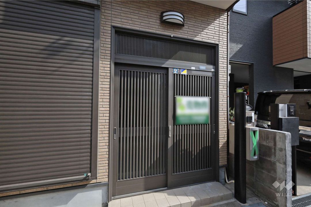 2LDK Corner House for Sale in Ikeda, Osaka - Near Ishibashi Station - Thumbnail 3
