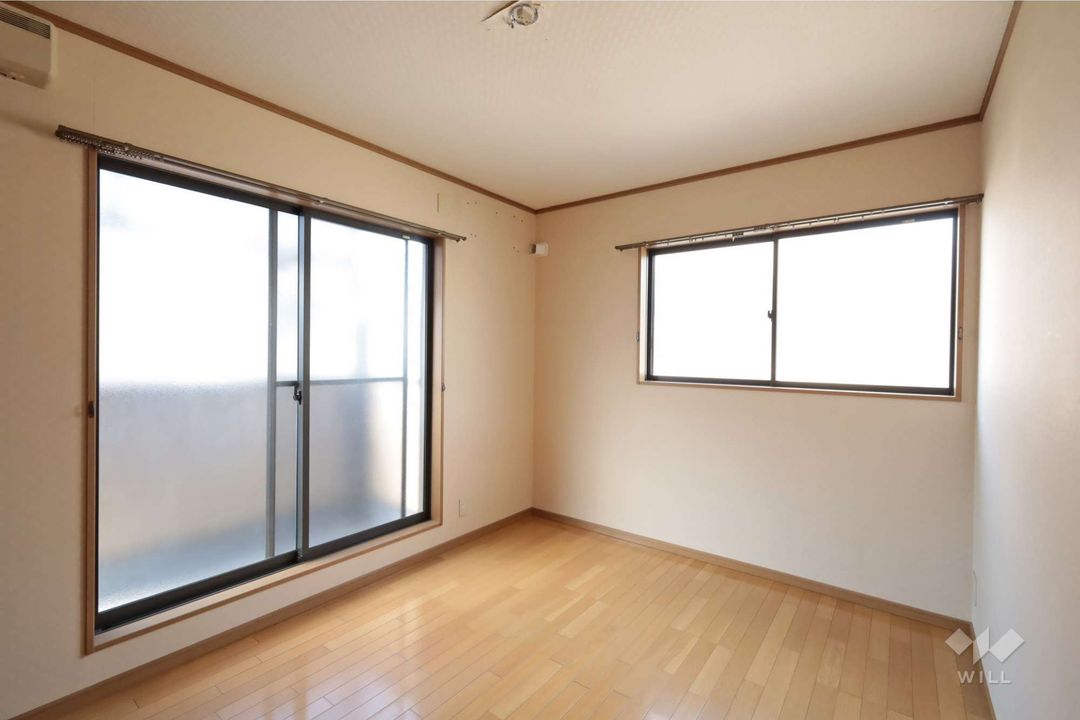 2LDK Corner House for Sale in Ikeda, Osaka - Near Ishibashi Station - Thumbnail 4