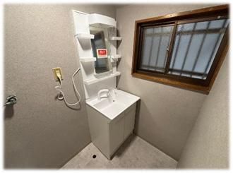 Renovated 4DK House for Sale in Higashi-Osaka, Osaka - Thumbnail 3