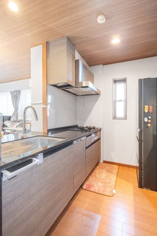 2SLDK Family Home for Sale in Amagasaki, Hyogo - 16 Min Walk to Station - Thumbnail 3