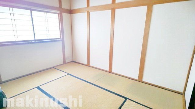 4DK Detached House for Sale near Eganosho Station, Matsubara - Thumbnail 3