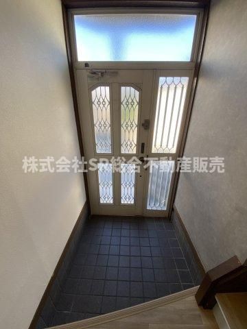 Renovated 3DK House in Higashiosaka, Osaka - Corner Lot with Garage - Thumbnail 3