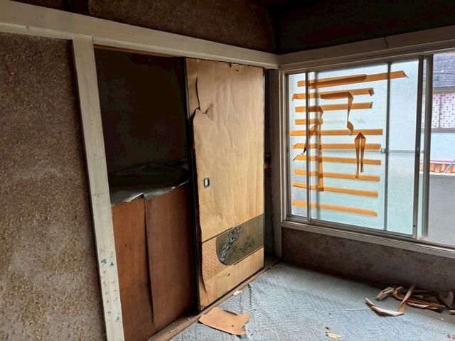 5DK Terrace House for Sale in Hirano, Osaka - 2.4 Million Yen - Thumbnail 4
