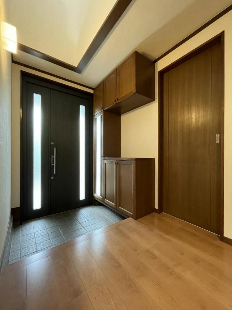 Renovated 5LDK House for Sale in Ikeda, Osaka - Thumbnail 2
