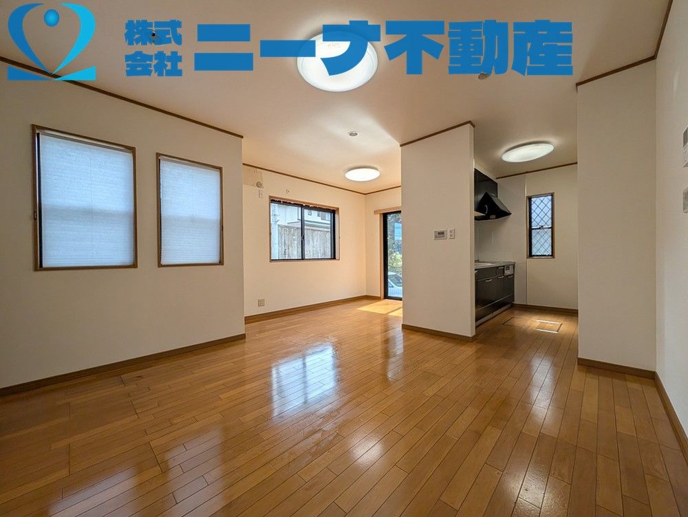 3LDK Corner Lot House in Kashiwara, Osaka | 16 Min Walk to Station - Thumbnail 3