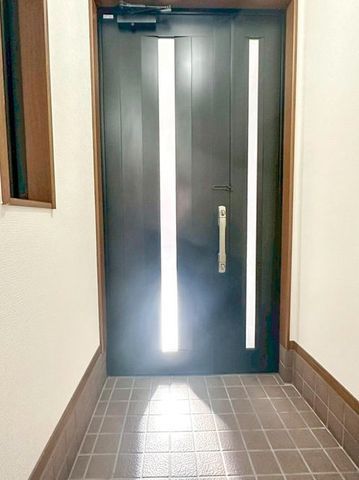 Renovated 4LDK House for Sale in Higashi-Osaka, Osaka - Thumbnail 2