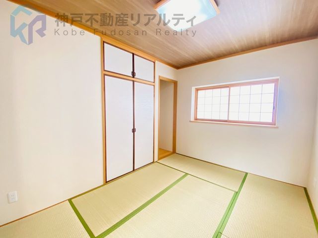 Renovated 4LDK House with 2 Parking Spaces in Kobe Suma Ward - Thumbnail 4