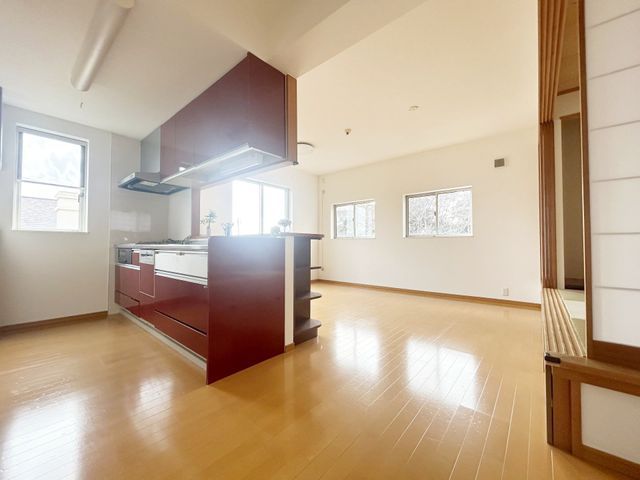 4LDK Detached House for Sale in Kobe Higashinada, Hyogo - Thumbnail 2