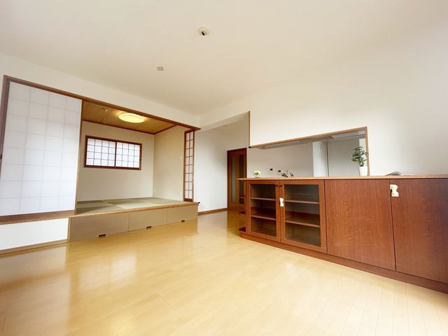 4LDK Detached House for Sale in Kobe Higashinada, Hyogo - Image 1