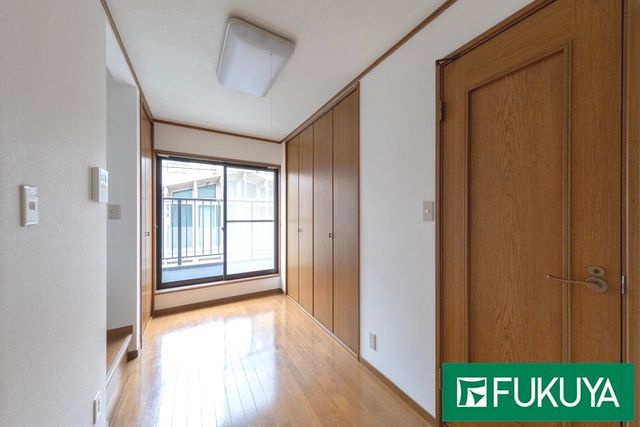 Renovated 4DK House Near Komagabayashi Station, Kobe - Thumbnail 4