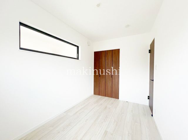 Modern 3SLDK House for Sale in Matsubara, Osaka - Thumbnail 3