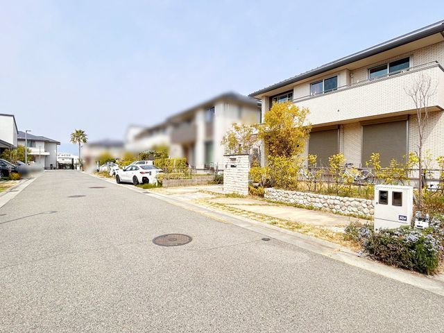 Modern 4LDK House in Ashiya, Hyogo | Underfloor Heating & Parking - Thumbnail 3