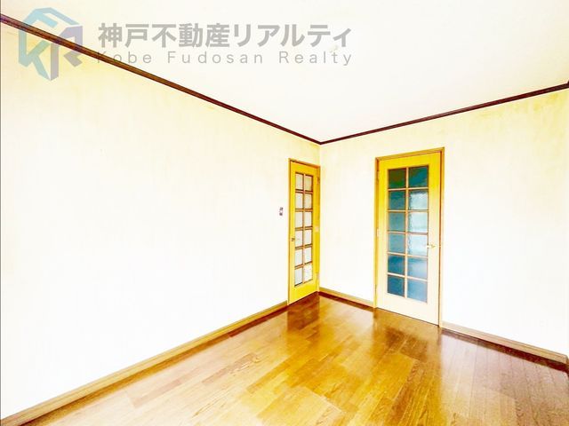 5LDK Detached House for Sale in Kobe's Hyogo Ward - Thumbnail 4