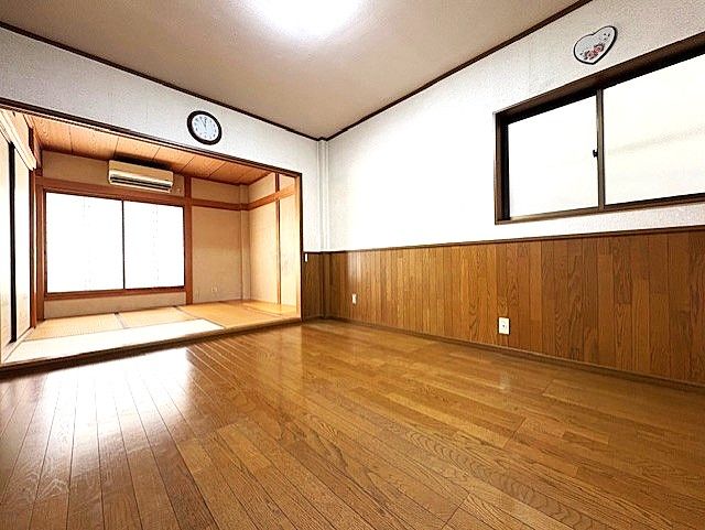 3-Story 4SLDK Steel House for Sale in Sumiyoshi, Osaka - Thumbnail 2