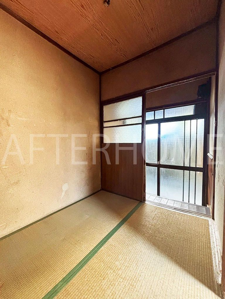 2DK Vacant House for Sale in Ukyo-ku, Kyoto | 37.41 sqm - Thumbnail 2