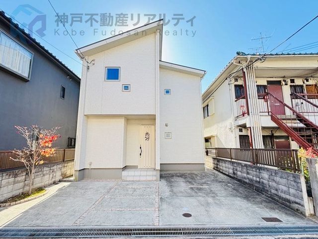 2016-Built 3LDK House with Roof Balcony & 2 Parking in Kobe - Image 1