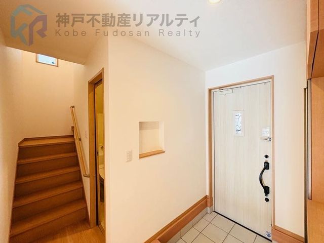 2016-Built 3LDK House with Roof Balcony & 2 Parking in Kobe - Thumbnail 3