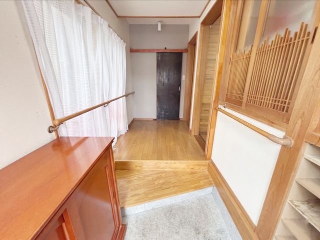 5LDK House for Sale in Maizuru, Kyoto Near Higashi-Maizuru Station - Thumbnail 4