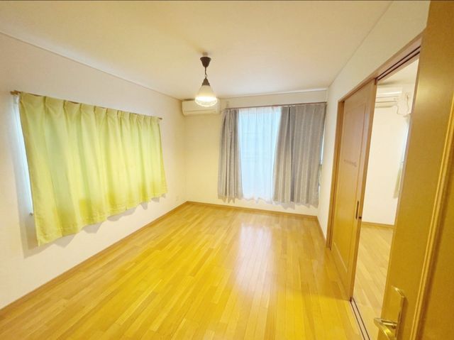 5LDK House for Sale in Maizuru, Kyoto Near Higashi-Maizuru Station - Thumbnail 2